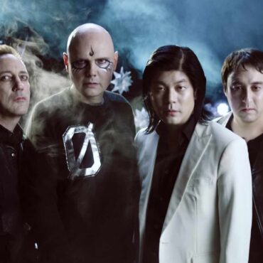 smashing-pumpkins-lose-member-after-departure