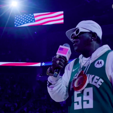 watch-flavor-flav-sing-the-national-anthem-for-the-milwaukee-bucks