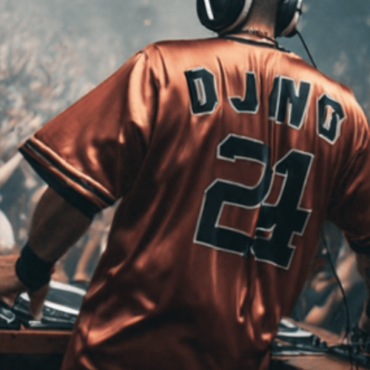 the-rise-of-baseball-jerseys-in-dance-music-and-at-festivals:-a-trend-more-than-clothing