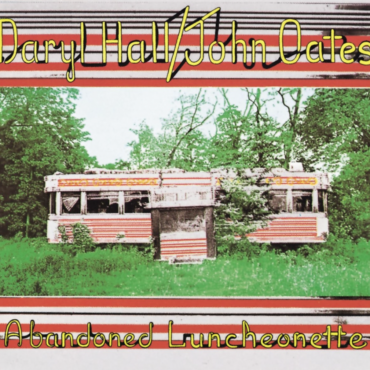 hall-&-oates-released-“abandoned-luncheonette”-50-years-ago-today