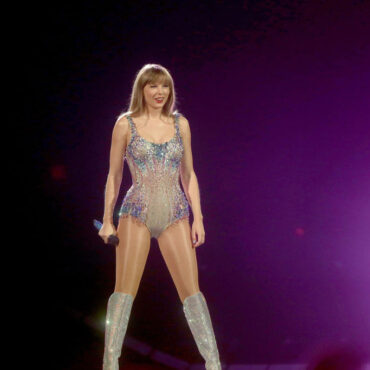 taylor-swift-played-“is-it-over-now?”-and-sang-about-travis-kelce-in-buenos-aires