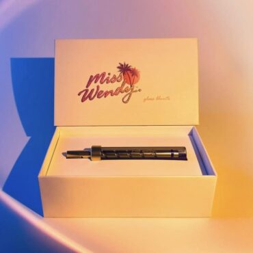 introducing-miss-wendy:-a-brand-new-glass-blunt-for-the-sophisticated-smoker-on-the-go