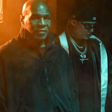 peso-pluma-joined-by-mike-tyson-at-2023-billboard-music-awards-performance:-watch