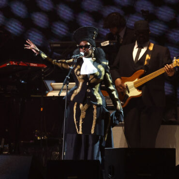 lauryn-hill-postpones-remaining-2023-shows-except-for-philly