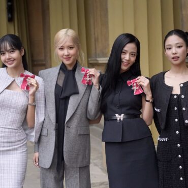 blackpink-receive-honorary-mbes-from-king-charles-iii-at-buckingham-palace