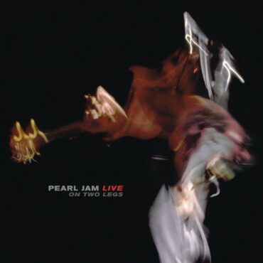 pearl-jam-released-“live-on-two-legs”-25-years-ago-today