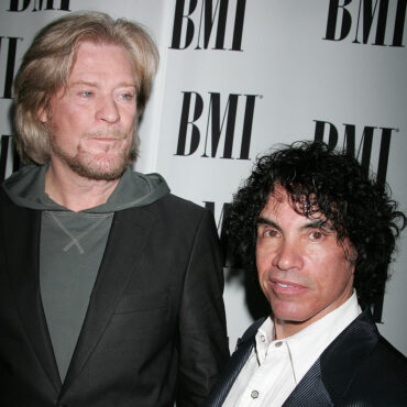 daryl-hall’s-lawsuit-is-related-to-john-oates’-plan-to-sell-stake-in-business