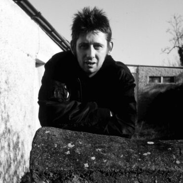 shane-macgowan,-pogues-frontman,-dies-at-65