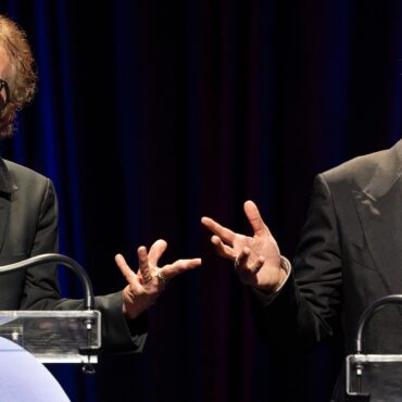 tom-waits-presents-nicolas-cage-with-lifetime-achievement-award-in-rare-public-outing