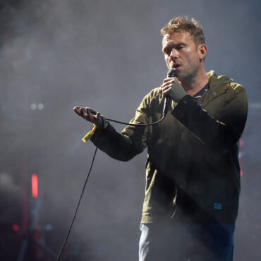 damon-albarn-annoyed-by-new-rolling-stones-album,-cool-with-new-beatles-song