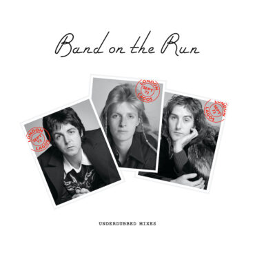 paul-mccartney-releases-“band-on-the-run”-without-orchestral-overdubs-from-wings’-new-50th-anniversary-reissue