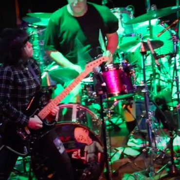 watch-screaming-females’-marissa-paternoster-join-dinosaur-jr.-in-brooklyn