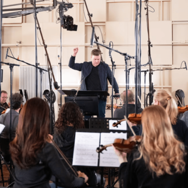 switchin'-up-the-strings:-the-benjamin-wallfisch-and-orchestral-tools-collaboration