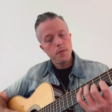 jason-isbell-covers-bon-iver’s-“towers,”-says-new-teeth-improved-his-falsetto