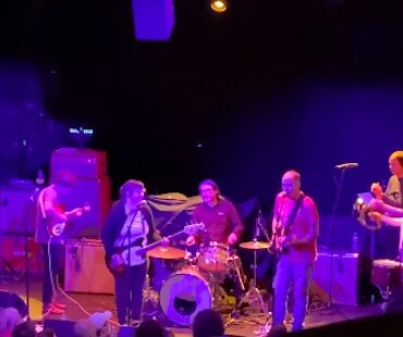 watch-the-aislers-set-reunite-for-yo-la-tengo’s-final-hanukkah-’24-show