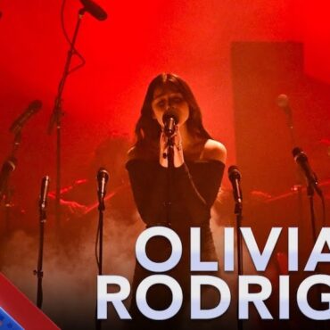 watch-olivia-rodrigo-sing-a-theatrical,-string-heavy-“vampire”-on-colbert