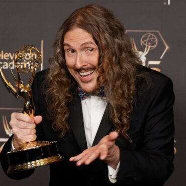 weird:-the-al-yankovic-story-wins-the-2024-emmy-for-outstanding-television-movie