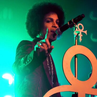 prince’s-estate-is-facing-internal-upheaval,-new-lawsuit-alleges