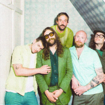 idles-share-video-for-new-song-“gift-horse”