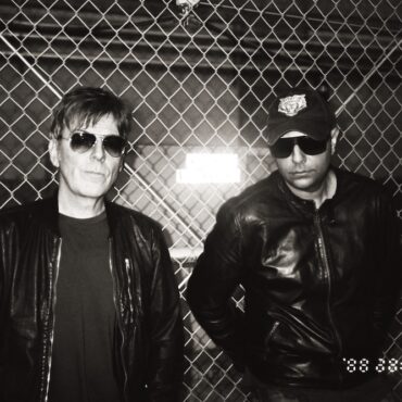 andy-rourke’s-band-blitz-vega-announces-debut-album-on-what-would-have-been-his-60th-birthday