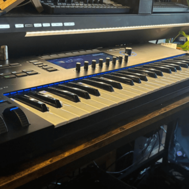 kontrol-s-series-mk3-midi-keyboard-review:-bridging-the-gap-between-artist-and-instrument