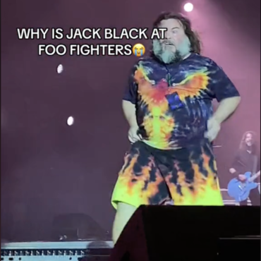 watch-jack-black-sing-ac/dc’s-“big-balls”-with-foo-fighters-in-auckland