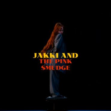 jakki-and-the-pink-smudge-shares-new-single-“i-go-on-walks”