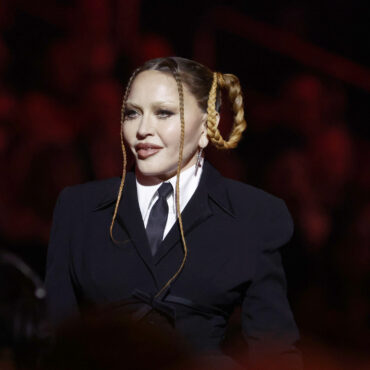 watch-madonna-sing-“this-used-to-be-my-playground”-live-for-the-first-time