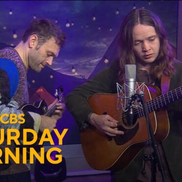 watch-bluegrass-virtuosos-chris-thile-and-billy-strings-perform-together-on-cbs-saturday-morning