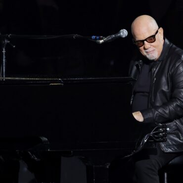 billy-joel-performs-new-song-and-closes-2024-grammys-with-“you-may-be-right”:-watch