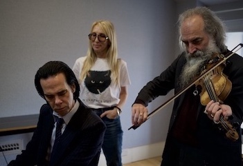 nick-cave-&-warren-ellis-scored-new-amy-winehouse-biopic-back-to-black