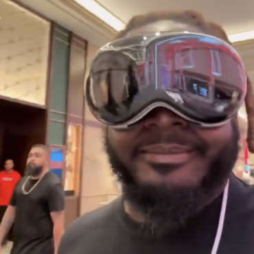 t-pain-is-all-in-on-apple-vision-pro:-“y’all-ain’t-leaving-me-behind”