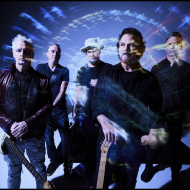 pearl-jam-announce-new-album-and-tour,-share-title-track-“dark-matter”