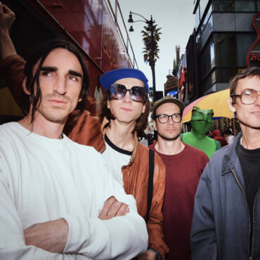 diiv-announce-new-album,-share-new-song-“brown-paper-bag”