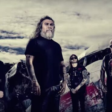 slayer-reunite-to-headline-riot-fest,-louder-than-life