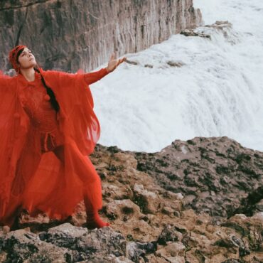 bat-for-lashes-returns-with-new-album-the-dream-of-delphi,-shares-song-and-video:-watch