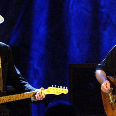 bob-dylan-to-tour-with-willie-nelson’s-outlaw-music-festival