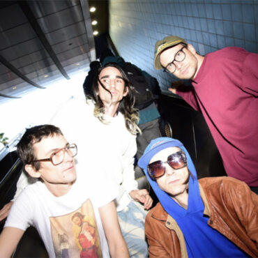 diiv-announce-tour,-share-“brown-paper-bag”-video-featuring-a-fake-“snl”-performance-and-fred-durst