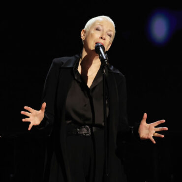 apple-rejected-bing-over-wrong-annie-lennox-answer,-google-antitrust-defense-reveals