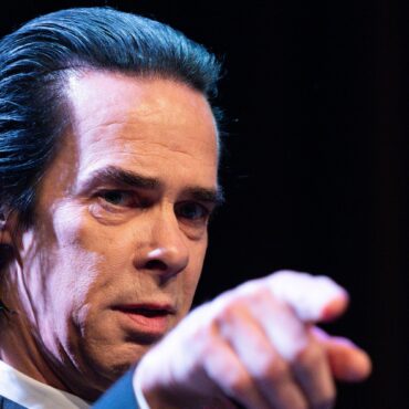 nick-cave-sings-“la-vie-en-rose”:-listen