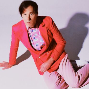 of-montreal-announce-tour-and-new-album-lady-on-the-cusp,-share-video-for-new-song:-watch