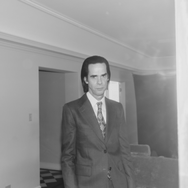 nick-cave-&-the-bad-seeds-announce-new-album,-share-title-track-“wild-dog”