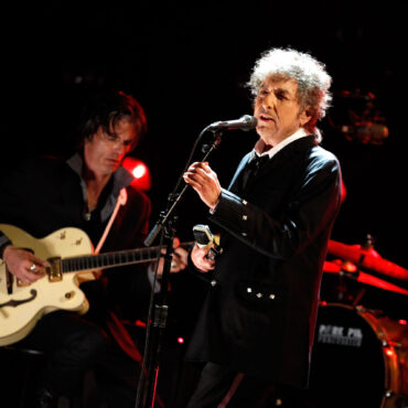 bob-dylan-has-been-playing-surprise-’50s-covers-at-his-florida-shows