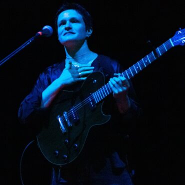 big-thief’s-adrianne-lenker-releases-new-songs-to-benefit-palestine-children’s-relief-fund:-listen