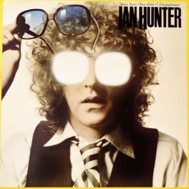ian-hunter-released-“you’re-never-alone-with-a-schizophrenic”-45-years-ago-today