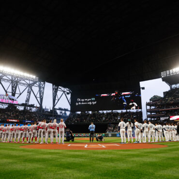 watch-benjamin-gibbard-perform-the-national-anthem-at-seattle-mariners-opening-day-2024