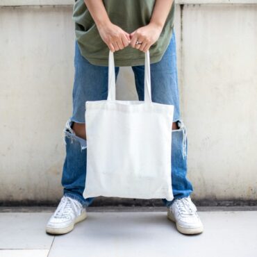 9-sustainable-tote-bags:-fashion-with-a-conscience