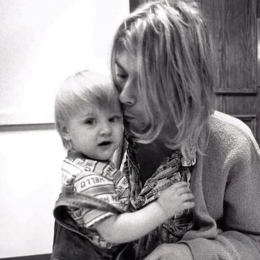 frances-bean-cobain-shares-tribute-to-her-dad-kurt-cobain-on-30th-anniversary-of-his-death