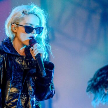 watch-sky-ferreira-cover-lady-a’s-“need-you-now”-at-coachella-2024