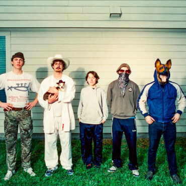 fat-dog-announce-new-album-and-tour,-share-video-for-new-song-“running”